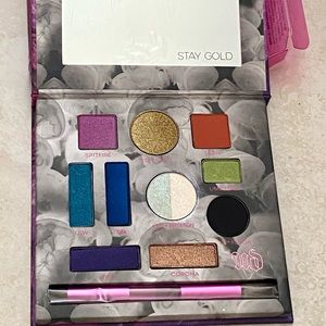 Urban Decay x Kristen Leanne Eyeshadow Palette